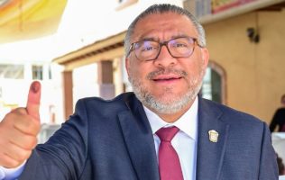 Acuden a las urnas la élite política del Estado de México
